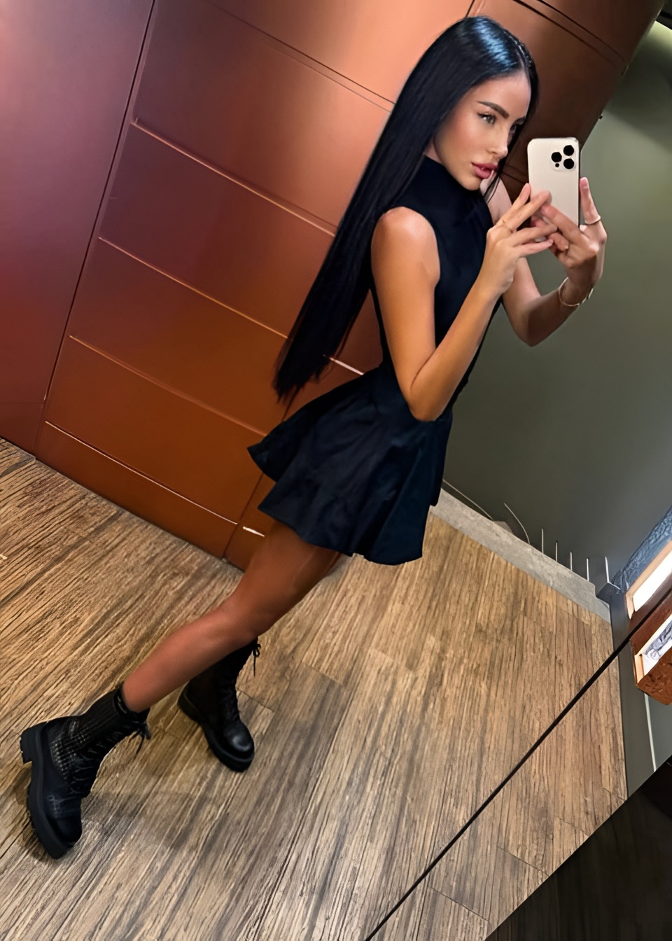 Индивидуалка МАЛЛИНА VIP, доступна для личного знакомства от 18000 руб