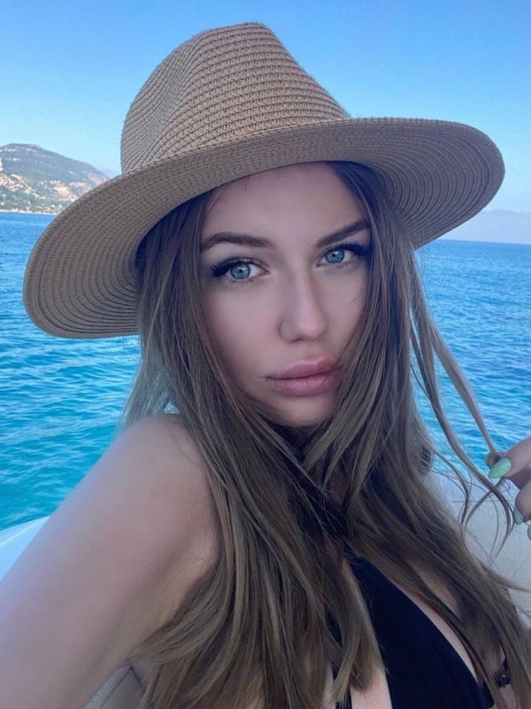 Алина привлекательная девушка из Гороховца цена от 3000 руб